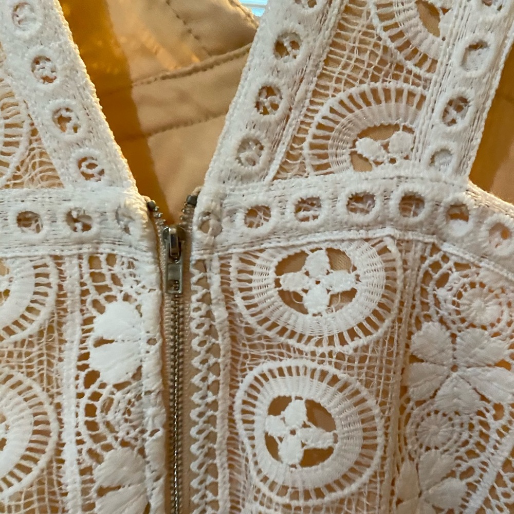 Revolve Superdown - Picture 4 of 4
